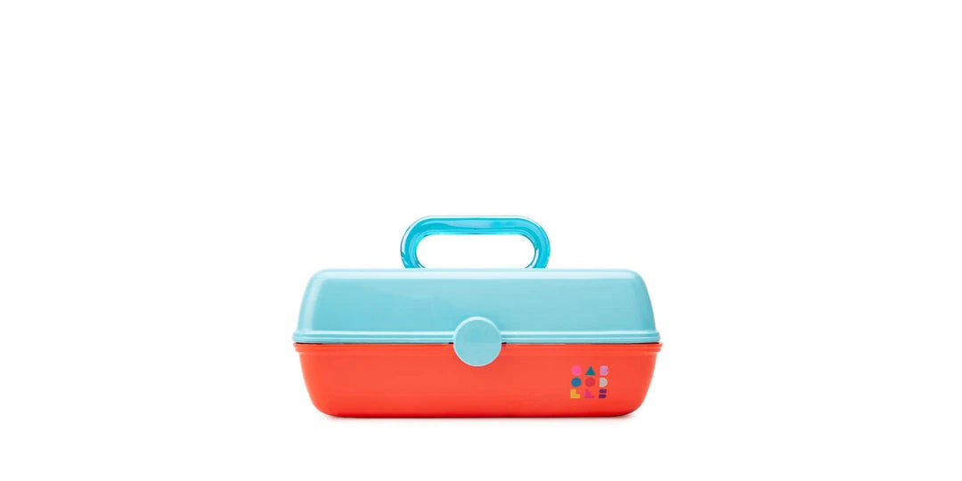 Caboodles Pretty In Petite™ Social Butterfly Classic Cases 3 Caboodles Pretty In Petite™ Social Butterfly Classic Cases
